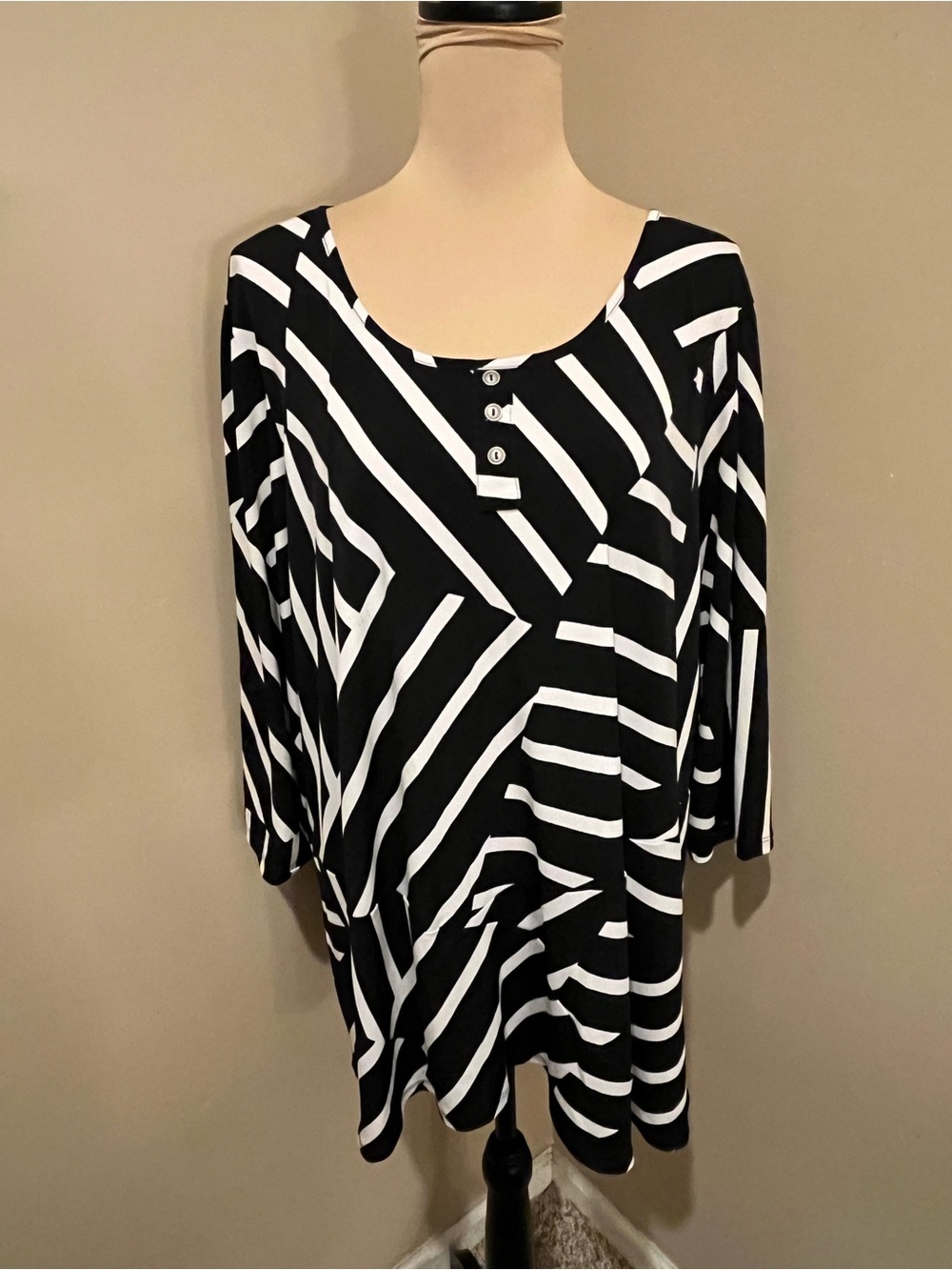 Avenue Black & White Henley Striped Tunic, 22/24